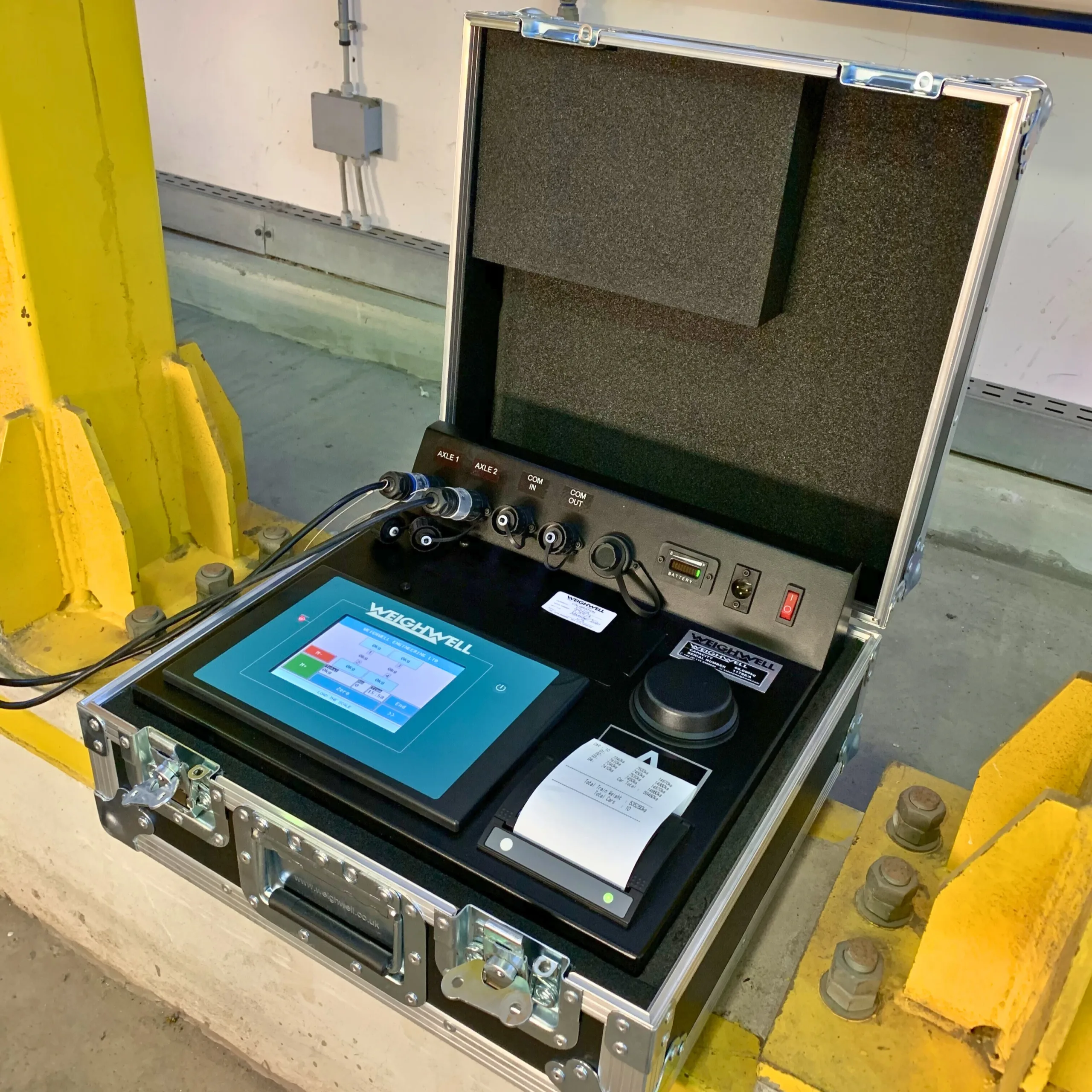 Digital indicator for static train weighing installed inside maintenance depot